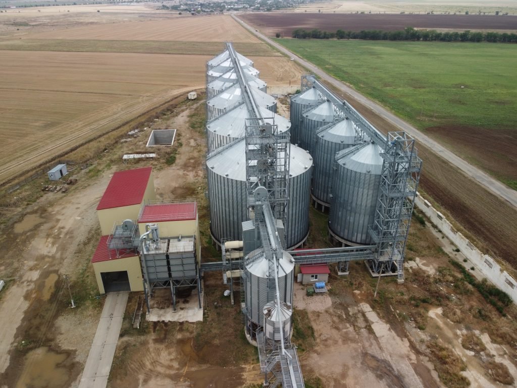 Storage silos on the Umusadege site